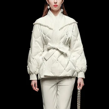Зимна новата модерна елегантна темпераментен naka дамско яке дантела с мъниста бяло къса naka парк женски пуховое палто на горно облекло Y3254